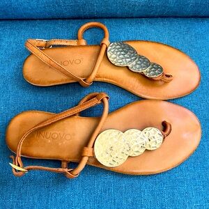 Inuovo Women's Tan Leather Sandals with Gold Accents size 6